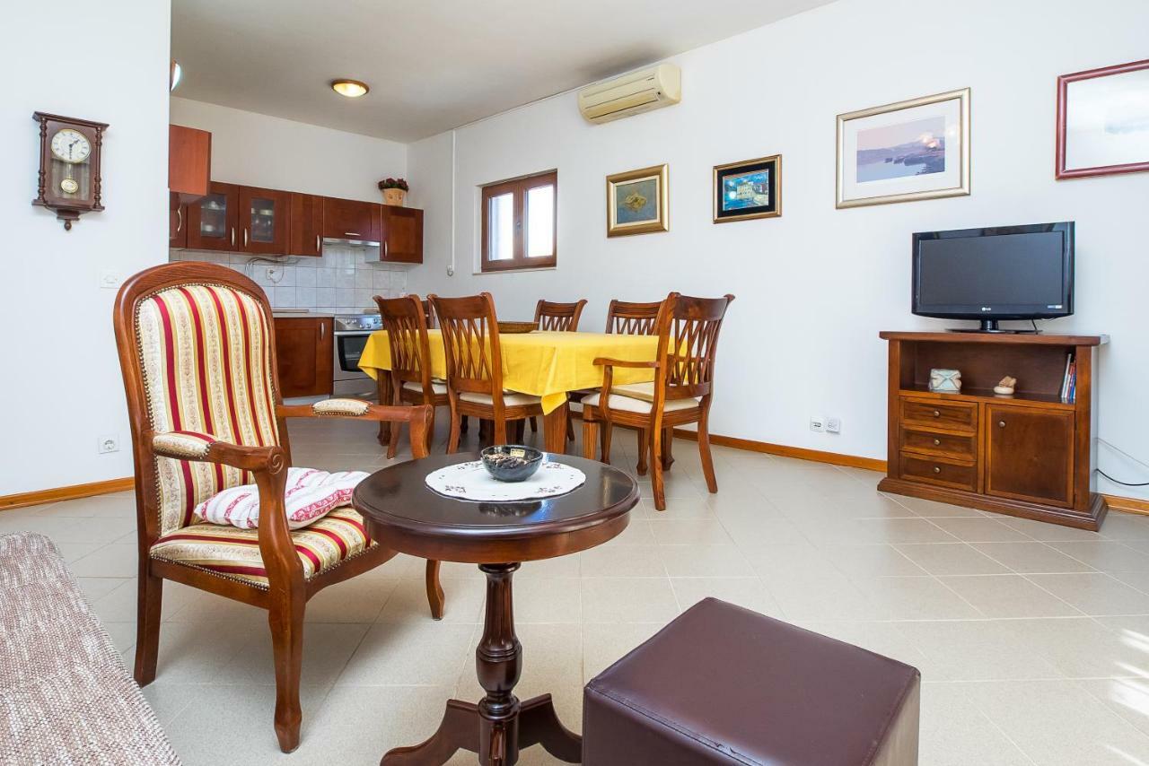Apartment Olivera Трогир Экстерьер фото